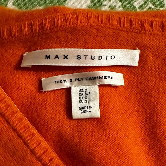 Cashmere Hooded Pullover - Picture 5 of 6